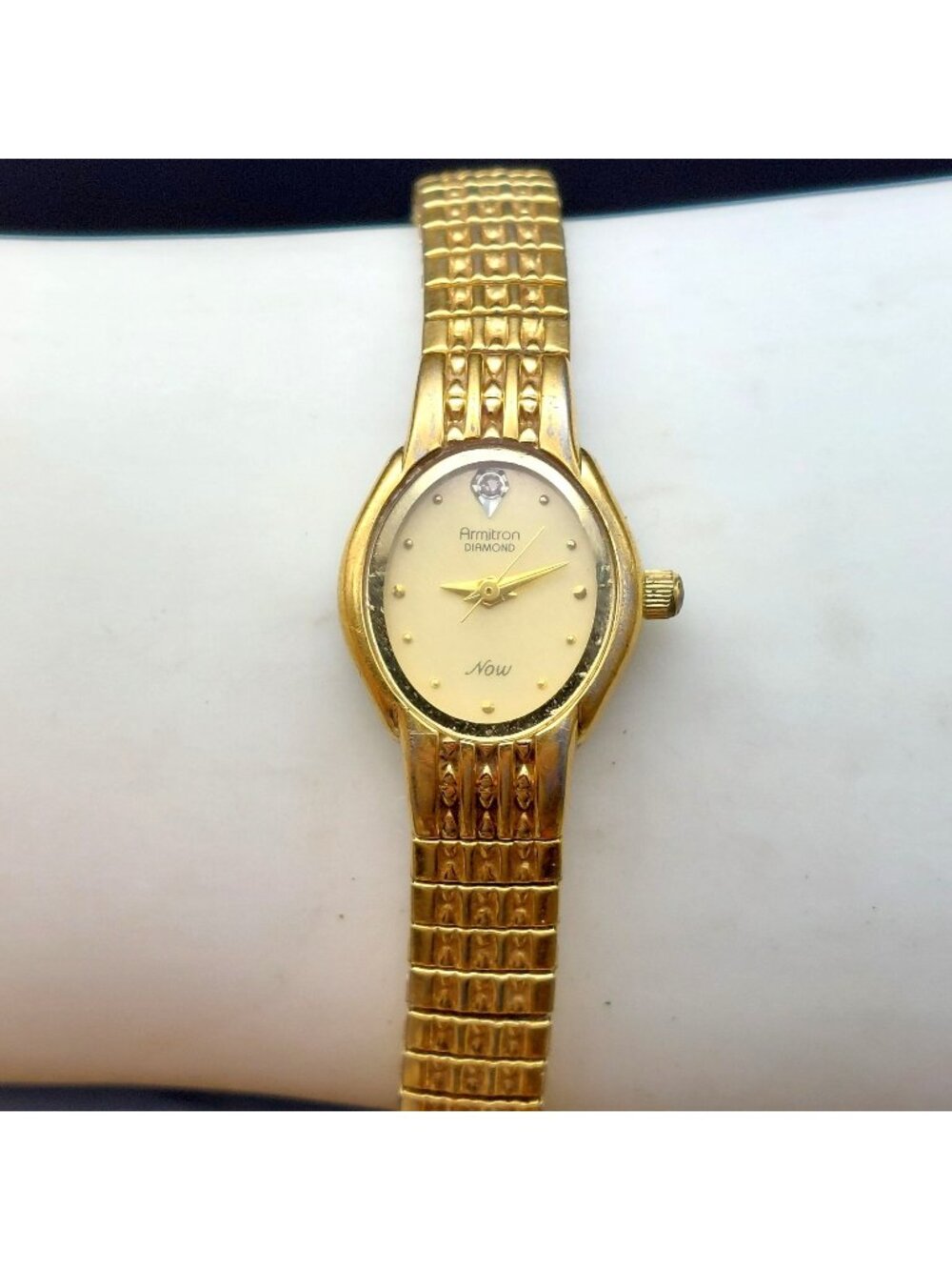 Armitron NOW Diamond Ladies Watch 75/2310 Y121E Gold Tone Oval Stretch Working